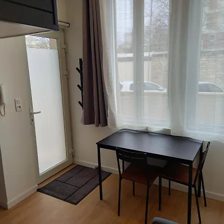 Avec Terrasse En Calme A Dijon. *