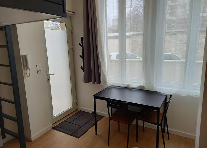 Avec Terrasse En Calme A Dijon. *